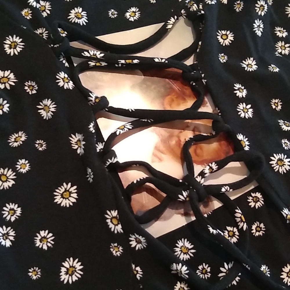 Forever 21 Black Daisy Form Fitting Flowy (Skirt) Dress Like New! - Picture 4 of 8